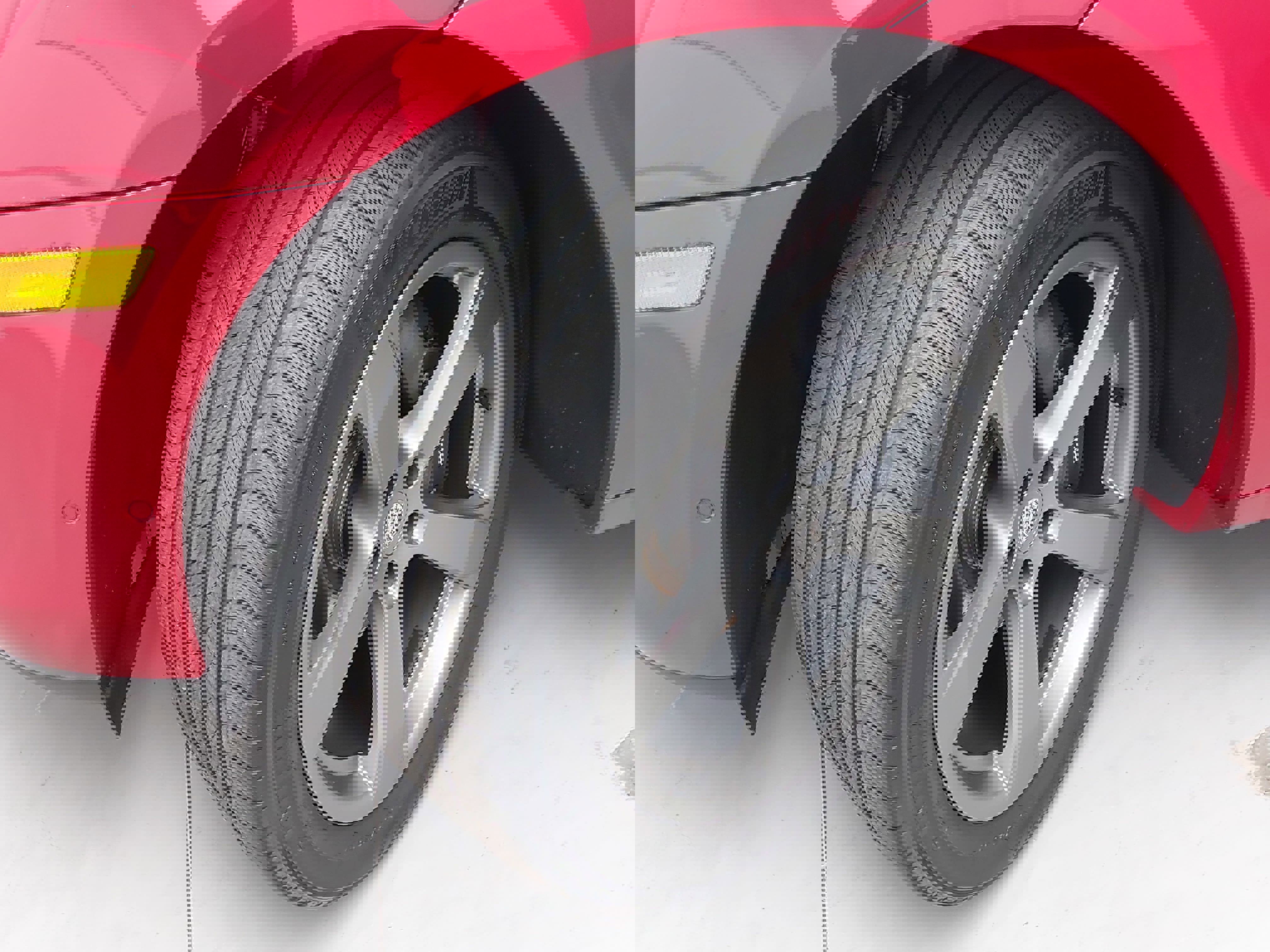 Certified 2024 Porsche Macan image 34