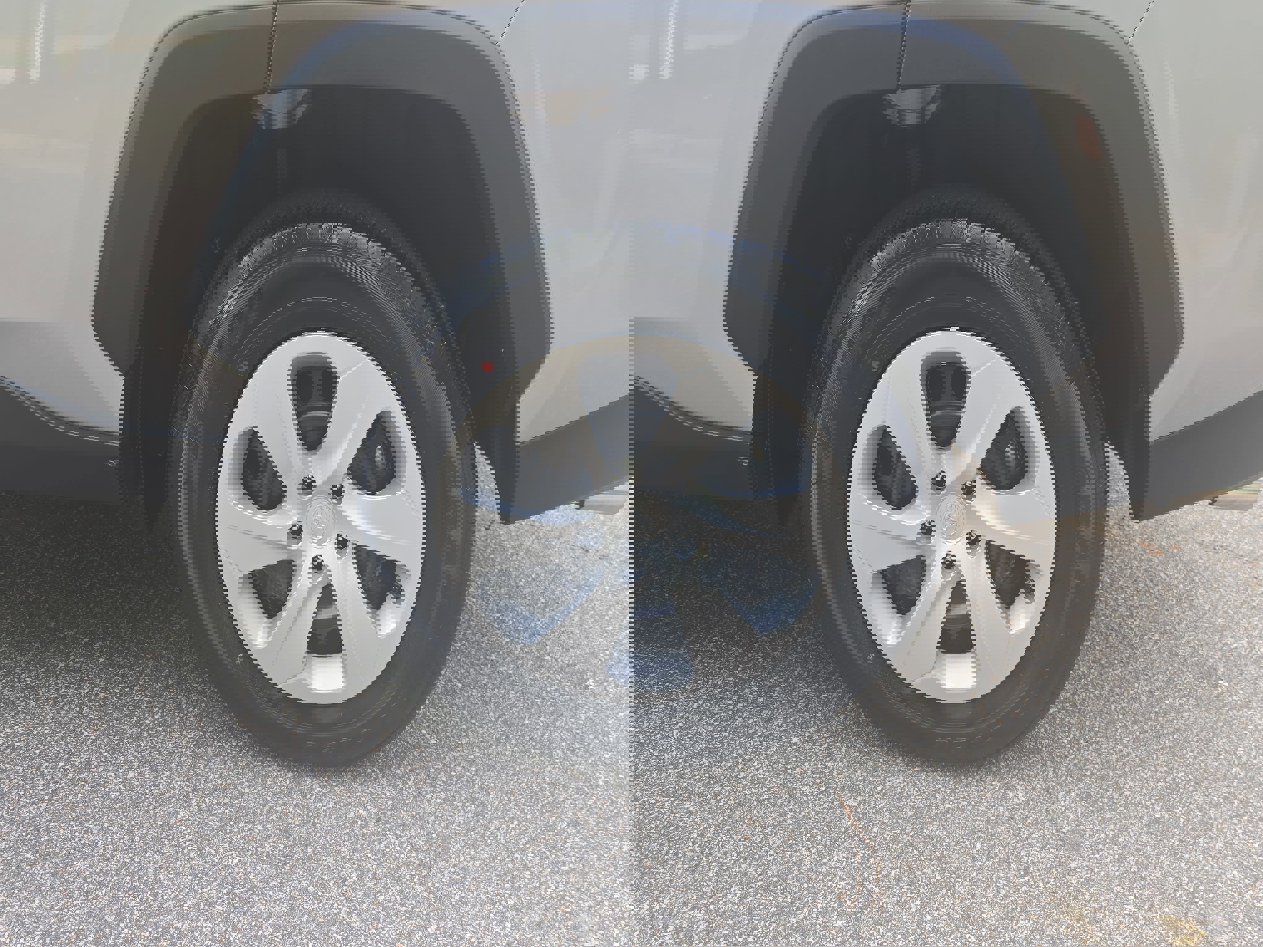 Used 2025 Toyota RAV4 LE image 30