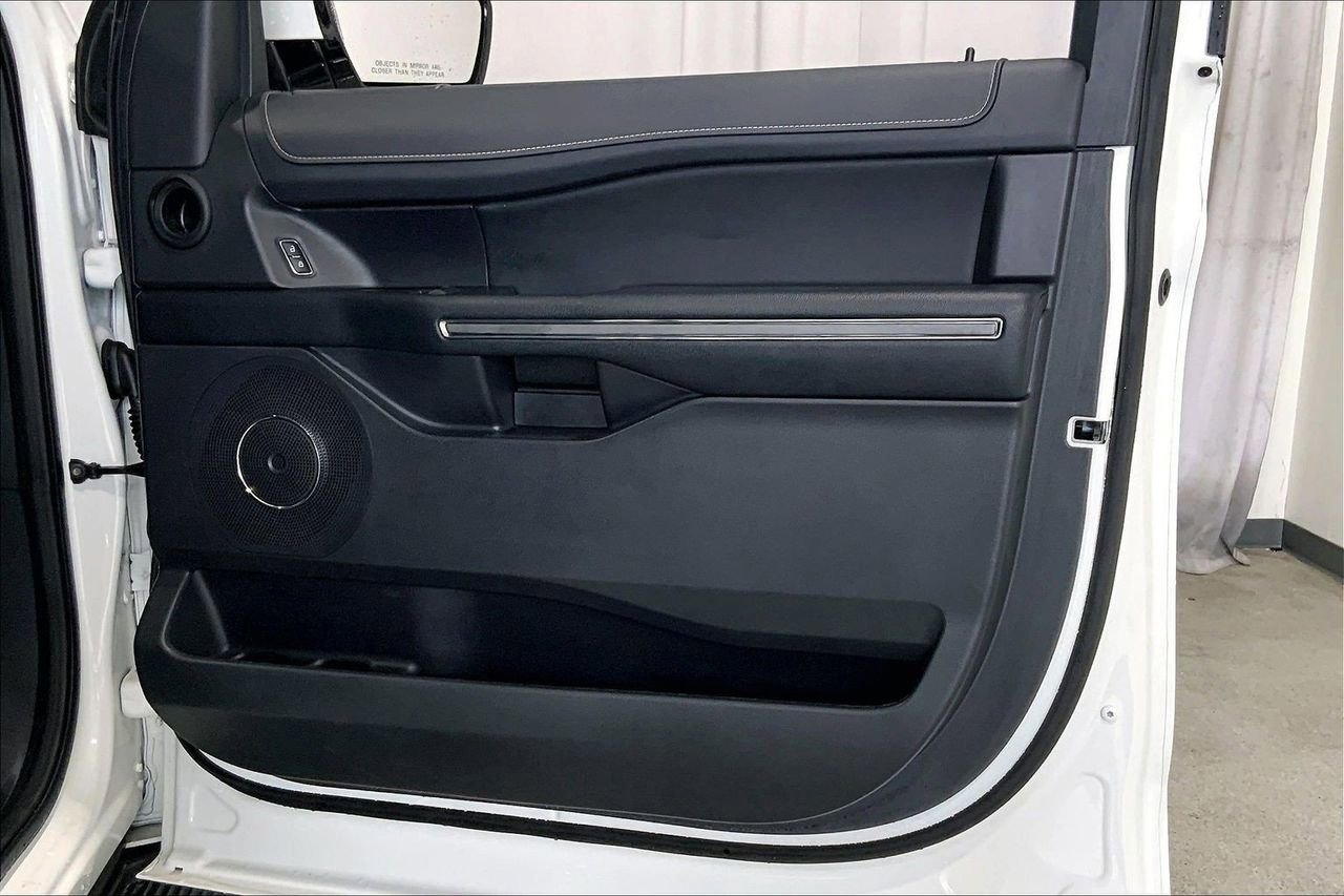 Certified 2024 Ford Expedition XLT RWD image 26