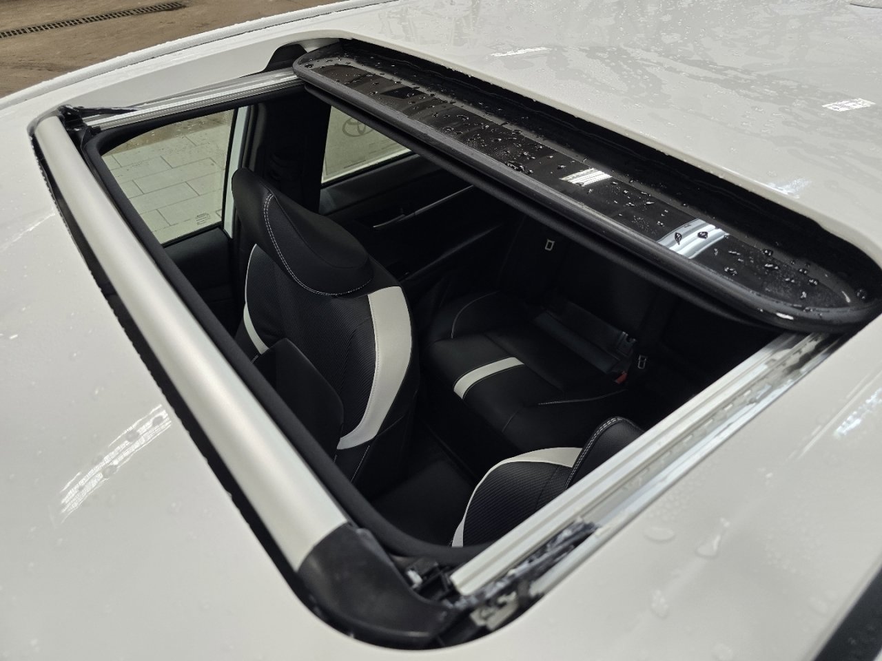 New 2026 Toyota Camry Hybrid image 3