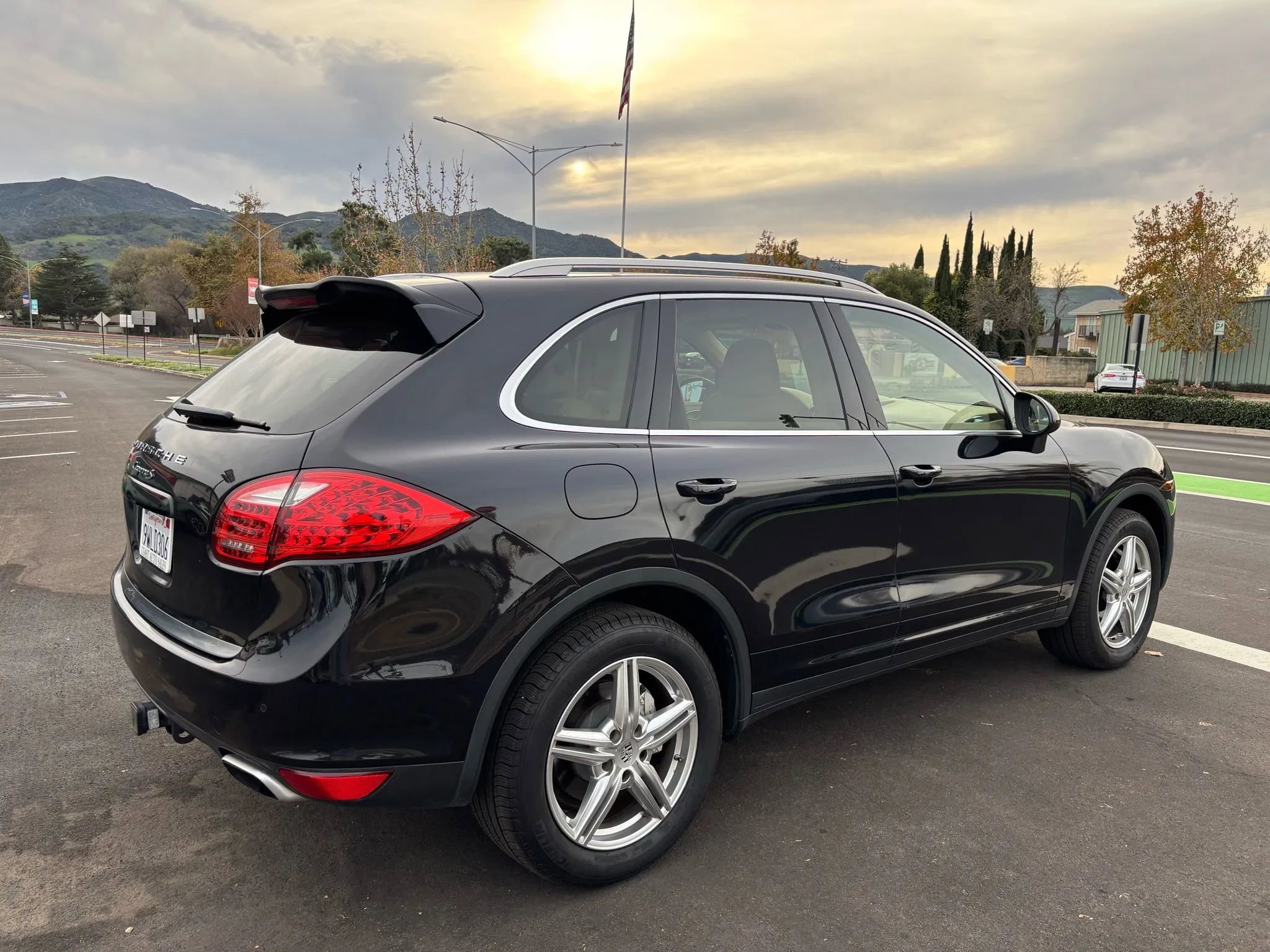 Used 2014 Porsche Cayenne S image 6