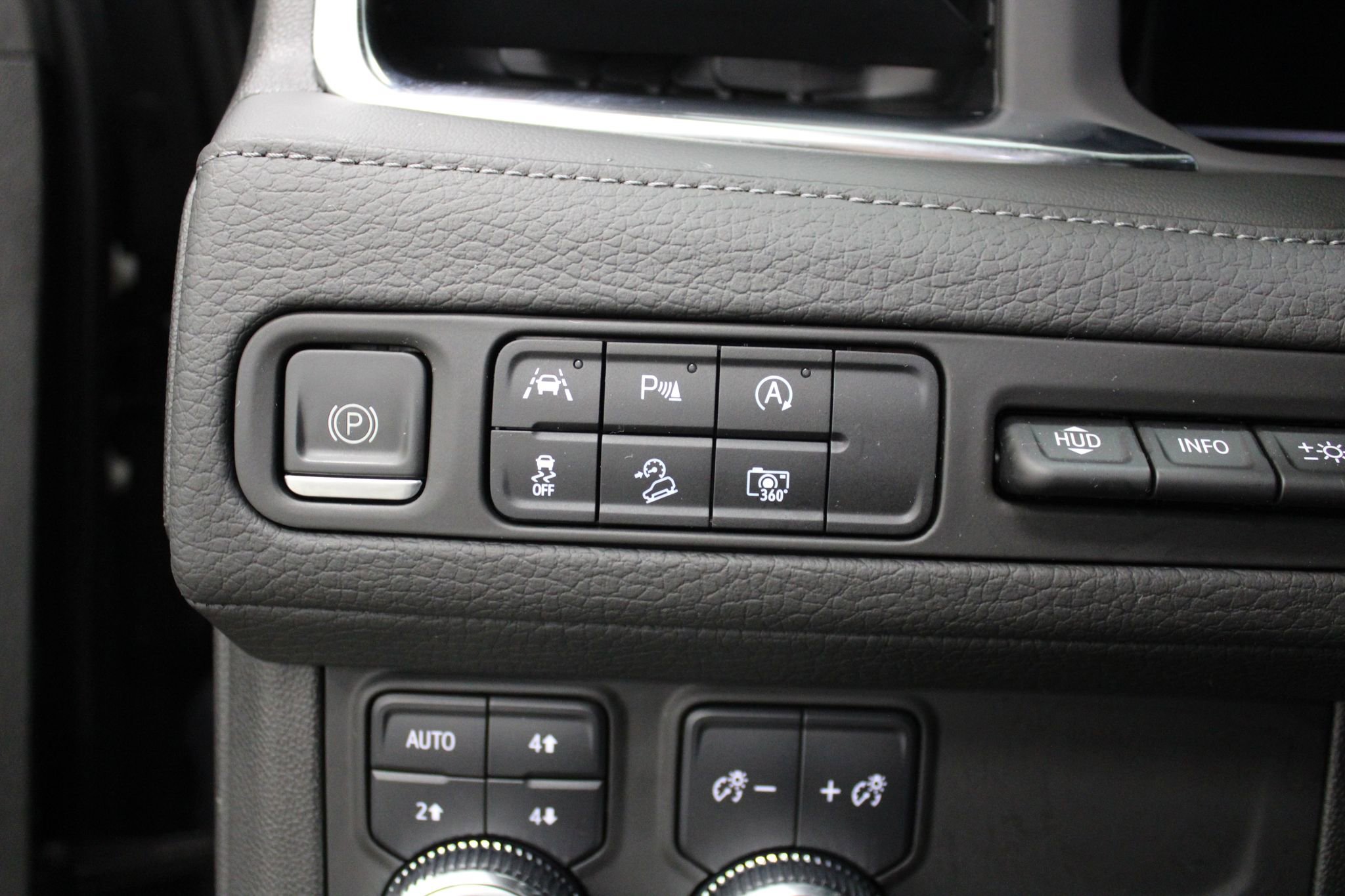 Used 2023 GMC Yukon Denali image 38