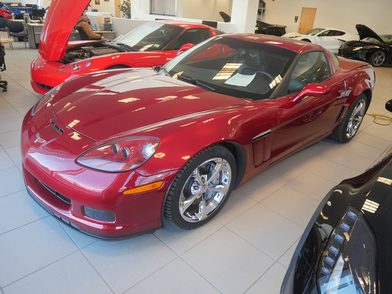 Used 2012 Chevrolet Corvette Grand Sport w/ 3LT Preferred Equipment Group image 2
