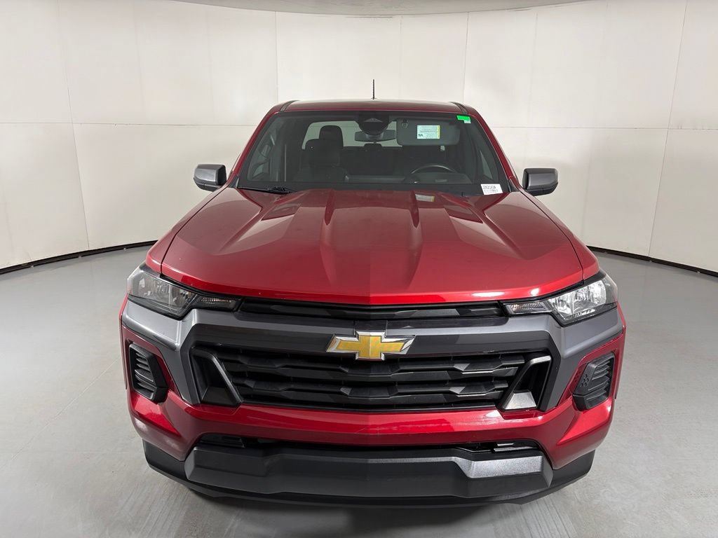 Used 2024 Chevrolet Colorado LT AWD/4WD image 3