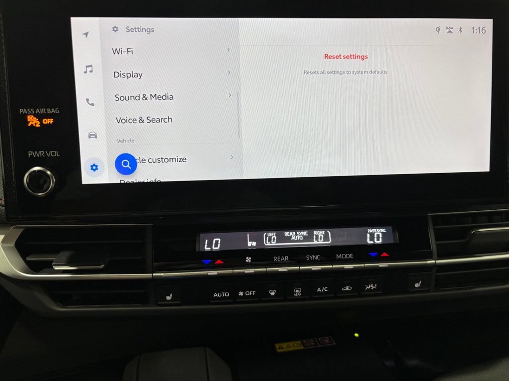 Used 2025 Toyota Sienna XSE FWD image 38