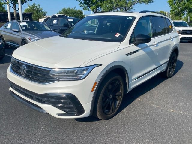 Used 2023 Volkswagen Tiguan SE R-Line FWD image 9