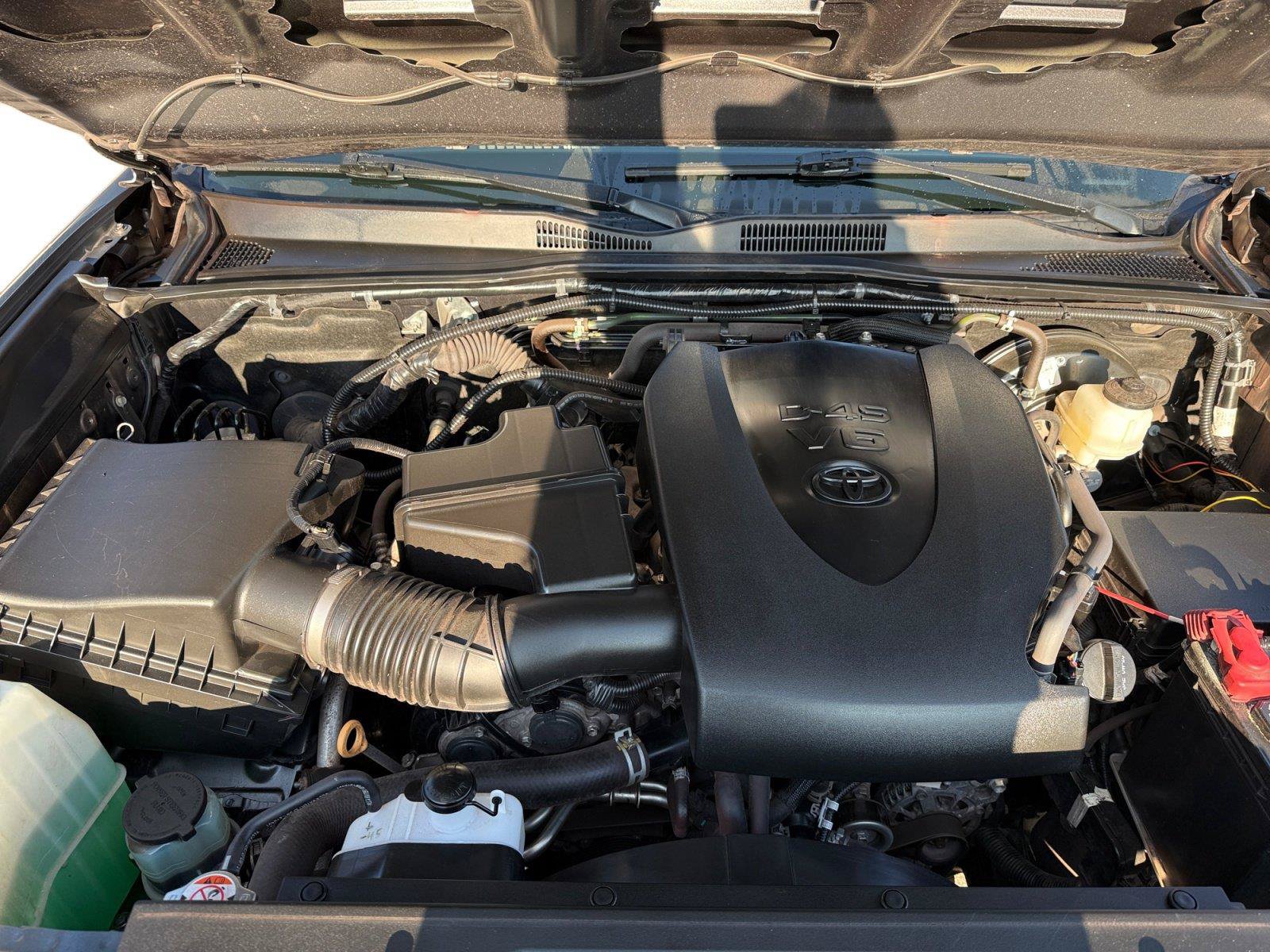 Used 2021 Toyota Tacoma TRD Sport AWD/4WD image 28