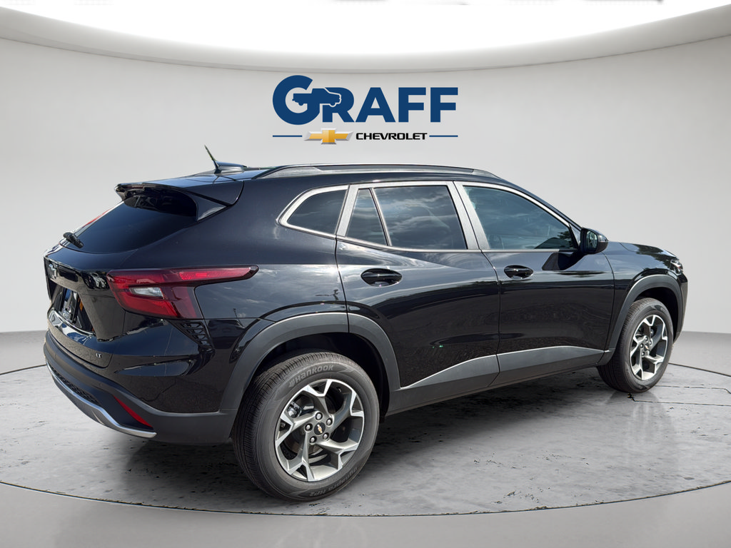 Used 2025 Chevrolet Trax LT w/ Driver Confidence Package FWD image 8