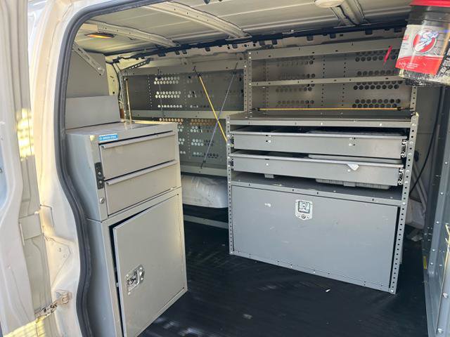 Used 2013 Chevrolet Express 2500 image 28