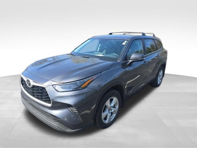 Used 2023 Toyota Highlander L image 13