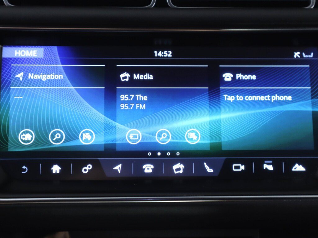 Used 2017 Land Rover Range Rover HSE AWD/4WD image 18