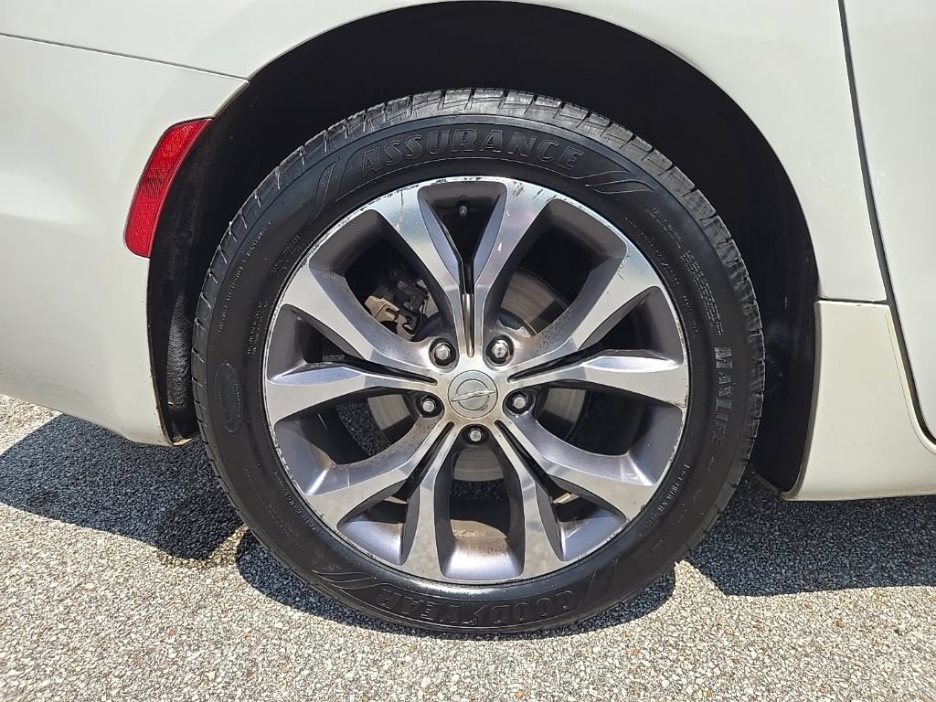 Used 2017 Chrysler Pacifica Limited FWD image 27