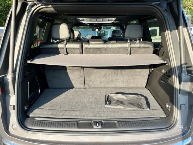 Used 2023 Jeep Wagoneer Series III w/ Premium Group I AWD/4WD image 8