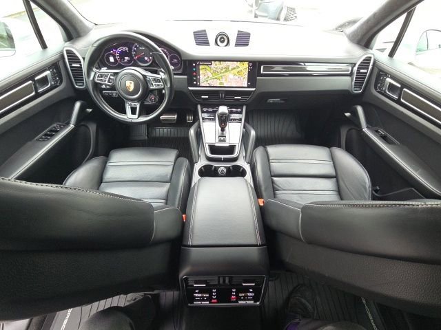 Used 2023 Porsche Cayenne Turbo AWD/4WD image 13