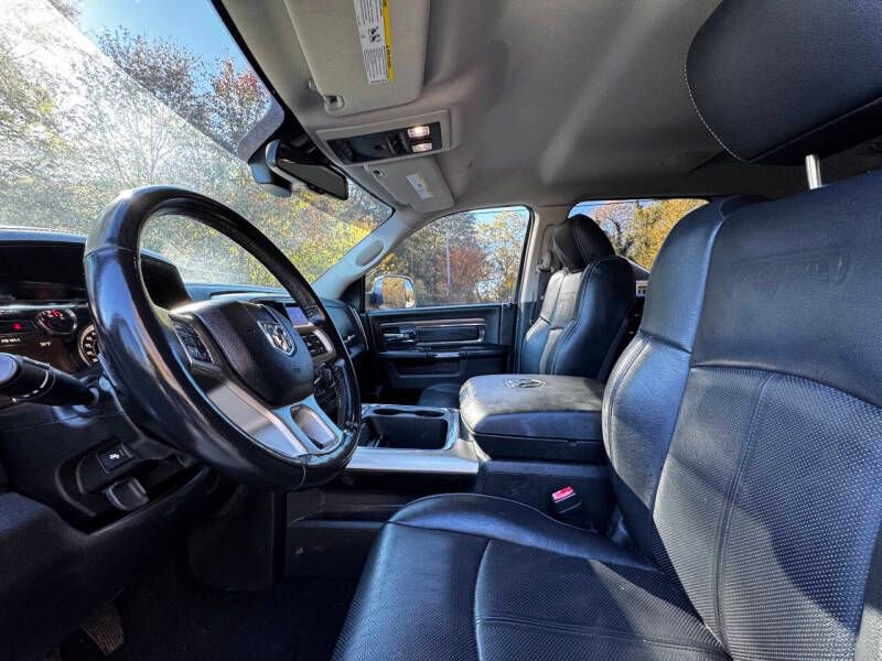 Used 2018 RAM 1500 Laramie image 11