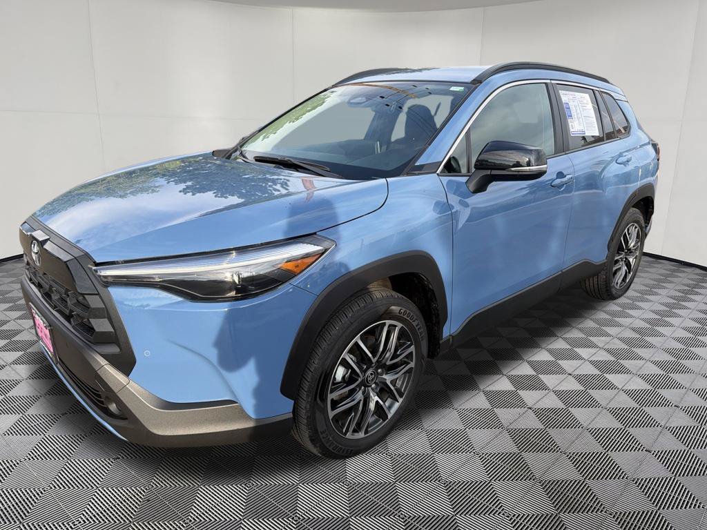 Used 2026 Toyota Corolla Cross XLE AWD/4WD image 3