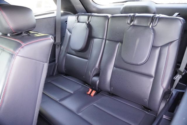 Used 2025 Ford Explorer ST-Line w/ ST-Line Street Pack AWD/4WD image 18