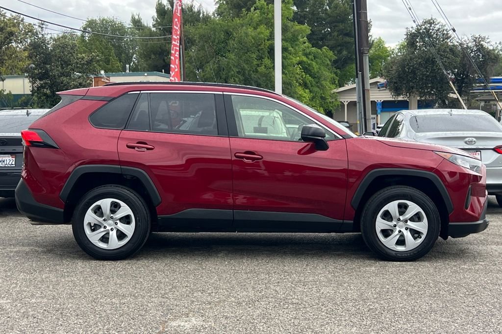 Certified 2021 Toyota RAV4 LE AWD/4WD image 2