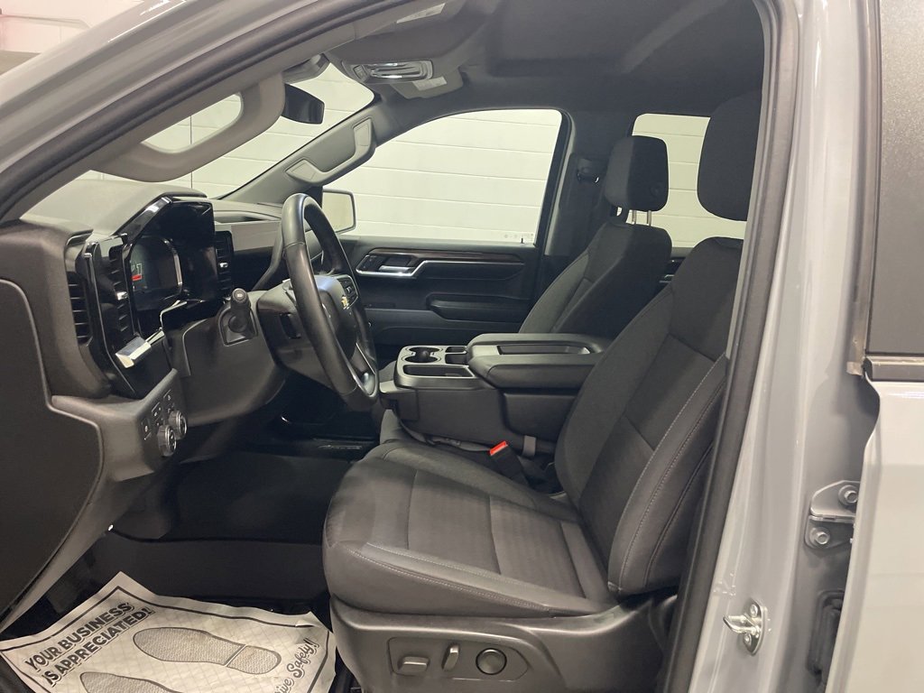 Used 2024 Chevrolet Silverado 1500 LT image 11