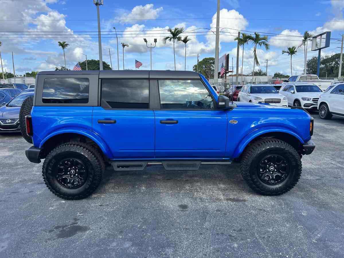 Used 2023 Ford Bronco Wildtrak image 9