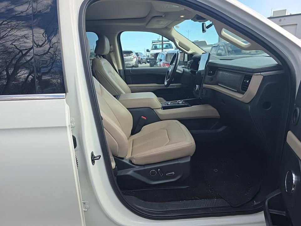 Used 2022 Ford Expedition Max Limited image 8
