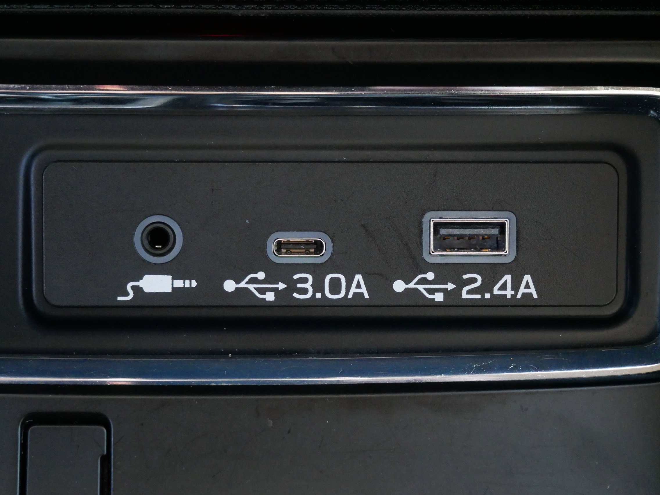 Used 2023 Subaru Ascent Limited image 30