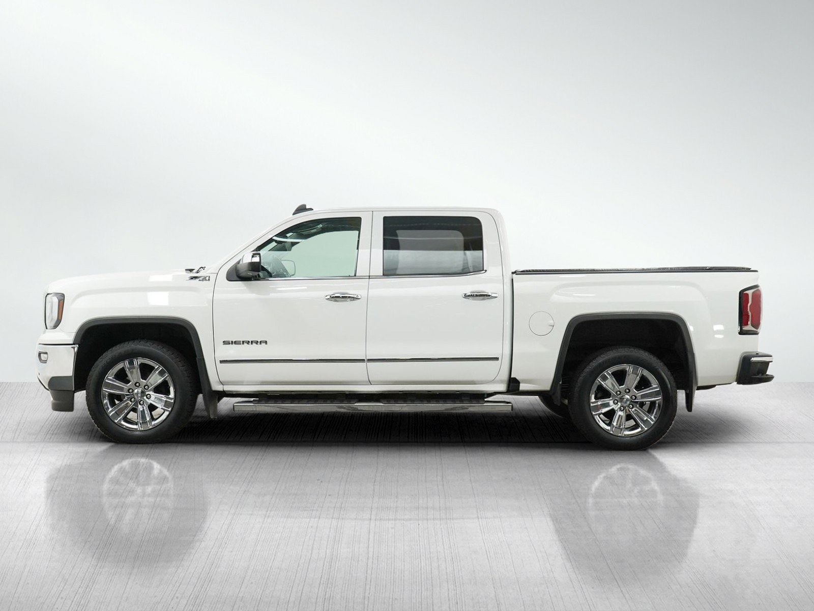Used 2018 GMC Sierra 1500 SLT AWD/4WD image 2