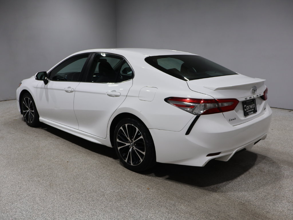 Used 2018 Toyota Camry SE FWD image 4