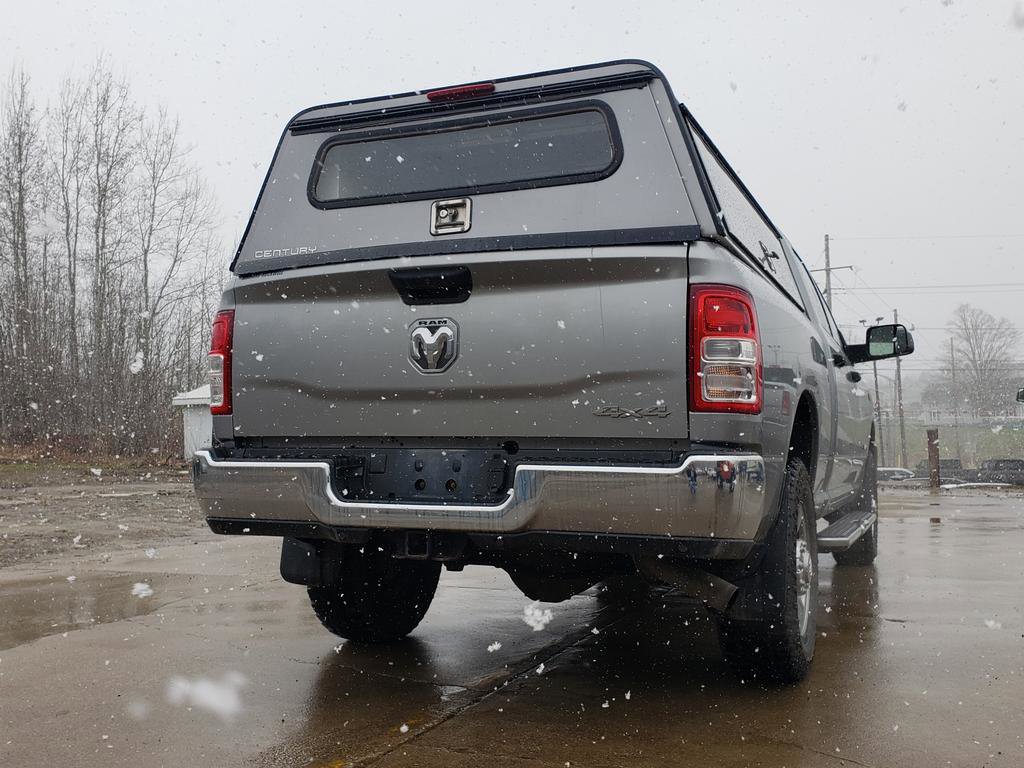 Used 2022 RAM 2500 Tradesman w/ Chrome Appearance Group image 3