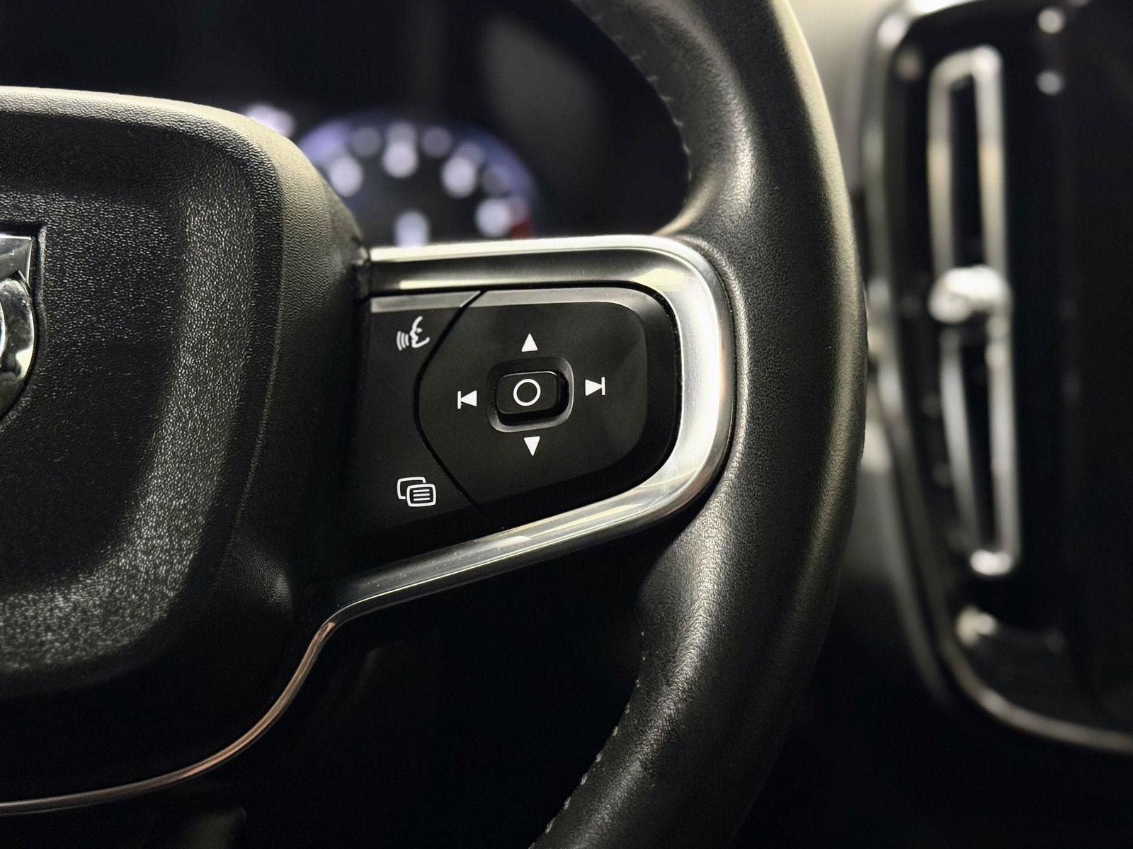 Used 2019 Volvo XC40 T5 Inscription image 20