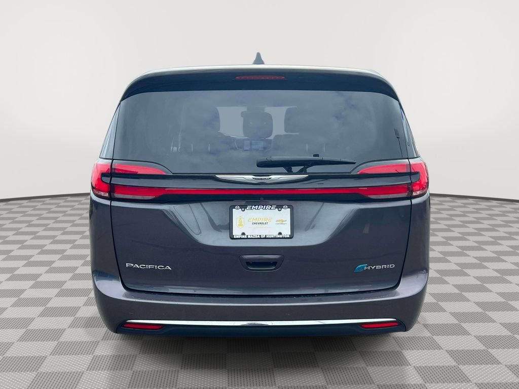 Used 2022 Chrysler Pacifica Touring-L FWD image 6