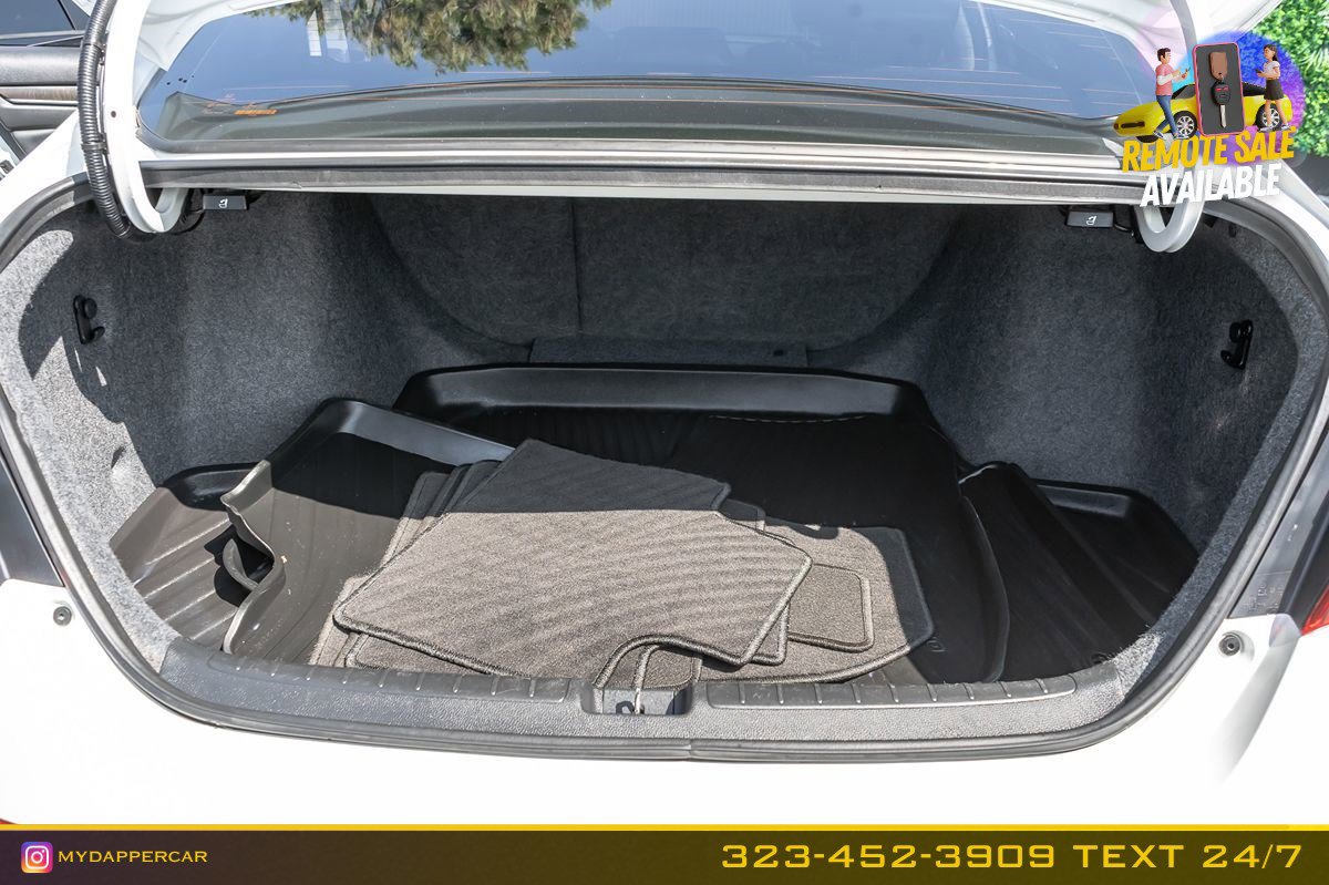 Used 2018 Honda Accord Touring image 18
