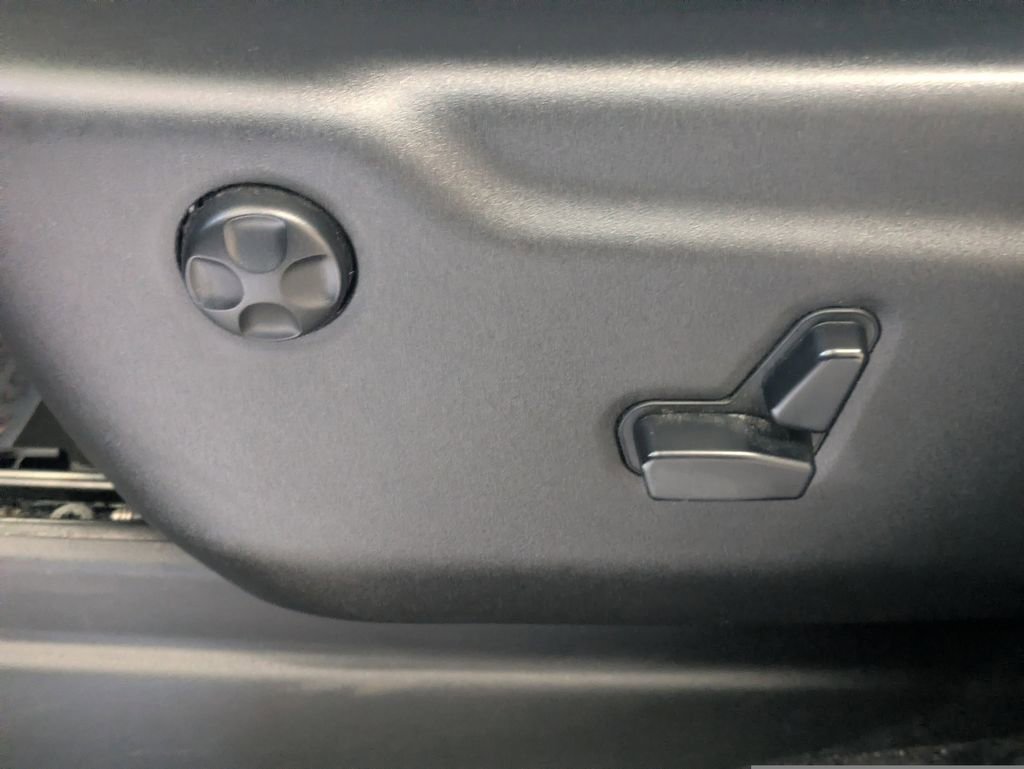 Used 2018 Jeep Grand Cherokee Limited w/ Trailer Tow Group IV image 22