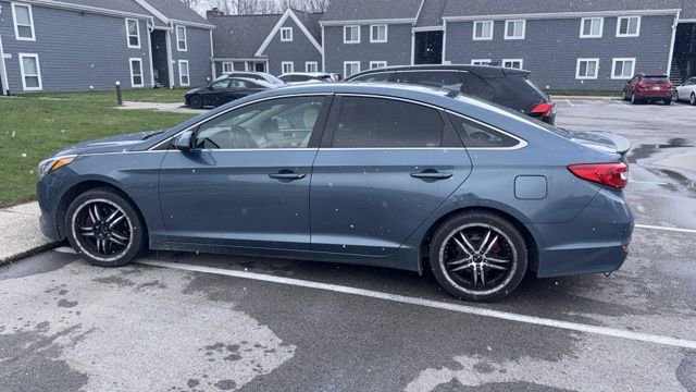 Used 2016 Hyundai Sonata SE FWD image 2