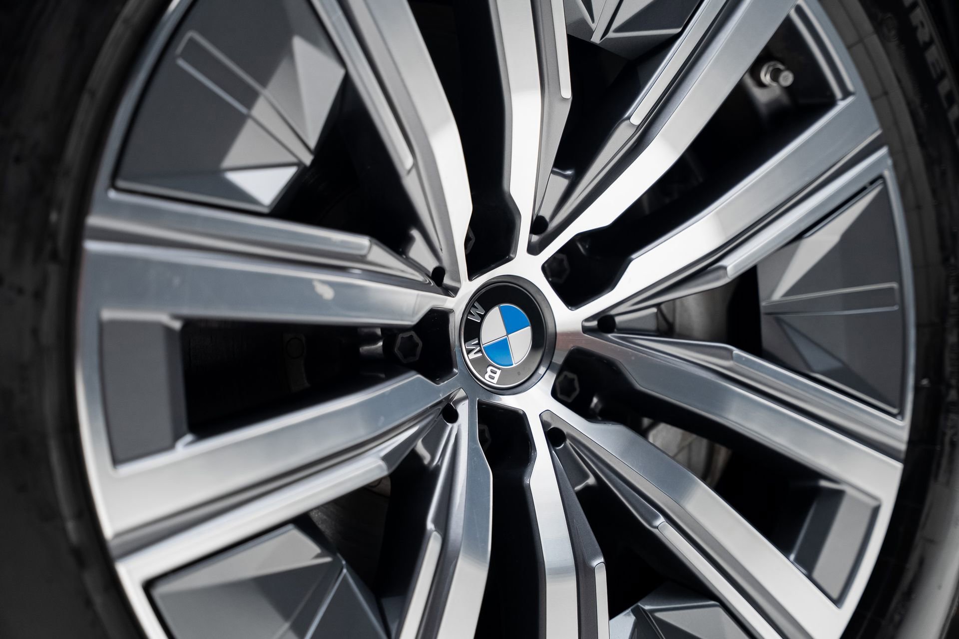 Used 2024 BMW i7 eDrive50 RWD image 23