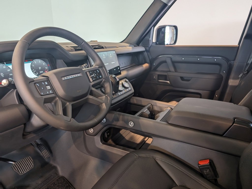 New 2025 Land Rover Defender 110 S image 12