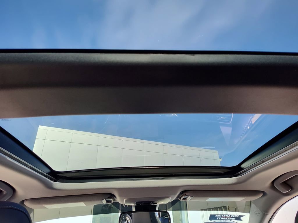 Used 2021 Toyota Camry XSE image 23