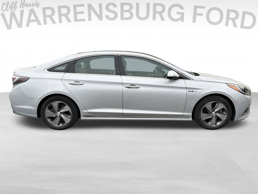 Used 2017 Hyundai Sonata Limited w/ Ultimate Package 02 FWD image 8