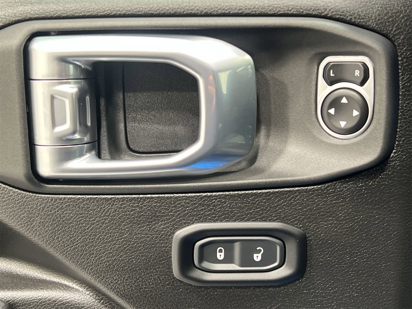 Used 2024 Jeep Gladiator Sport image 13