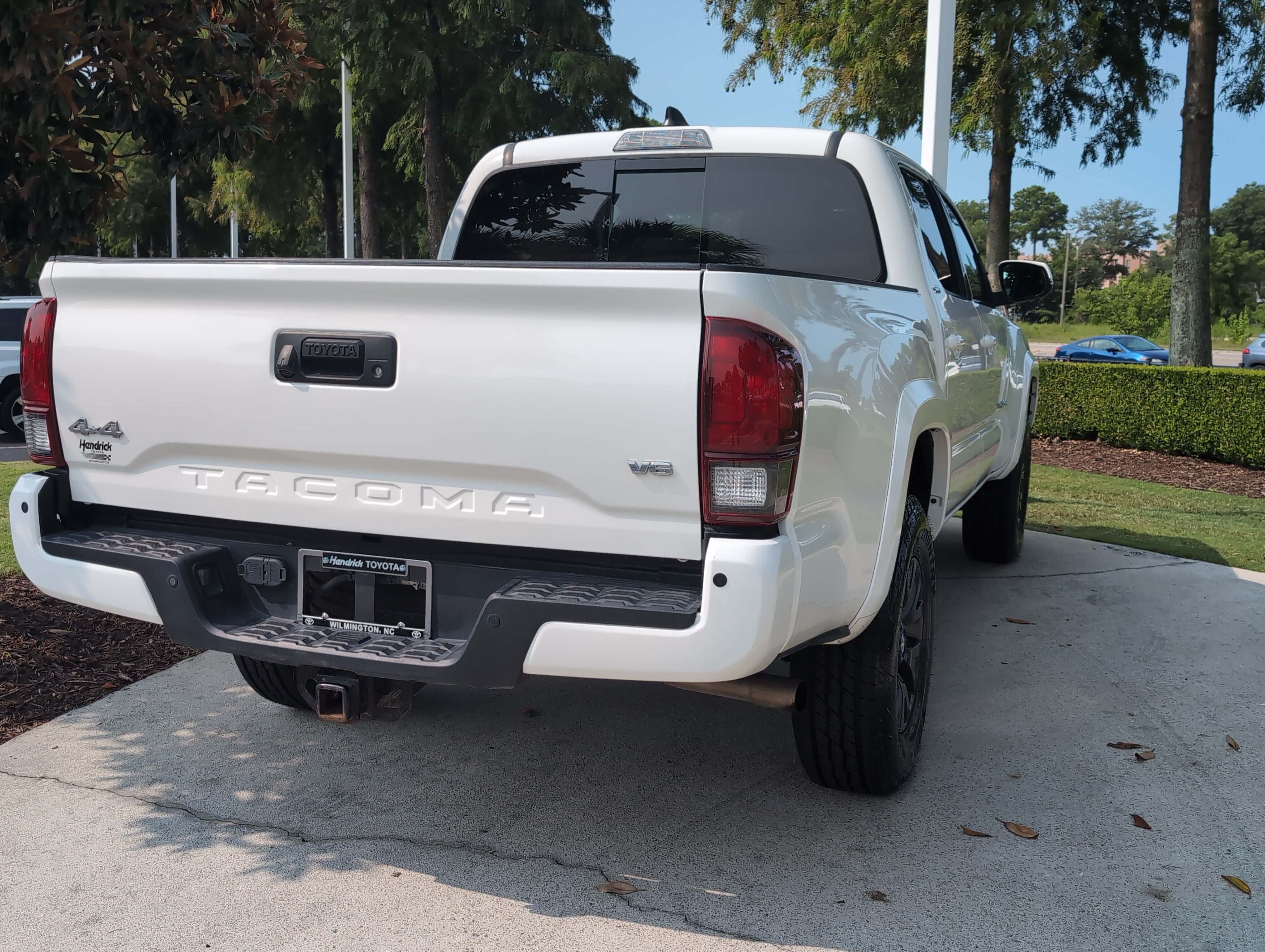 Used 2023 Toyota Tacoma SR5 AWD/4WD image 10