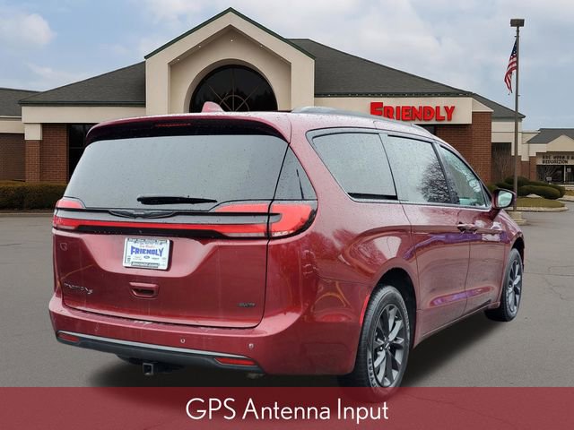 Used 2021 Chrysler Pacifica Touring-L w/ S Appearance Package image 4
