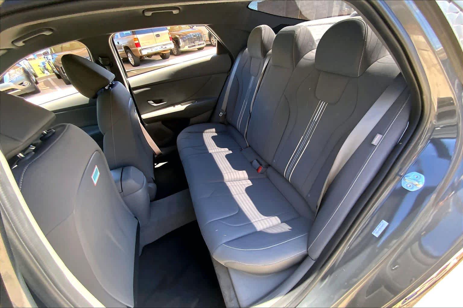 Used 2025 Hyundai Elantra Sport FWD image 21