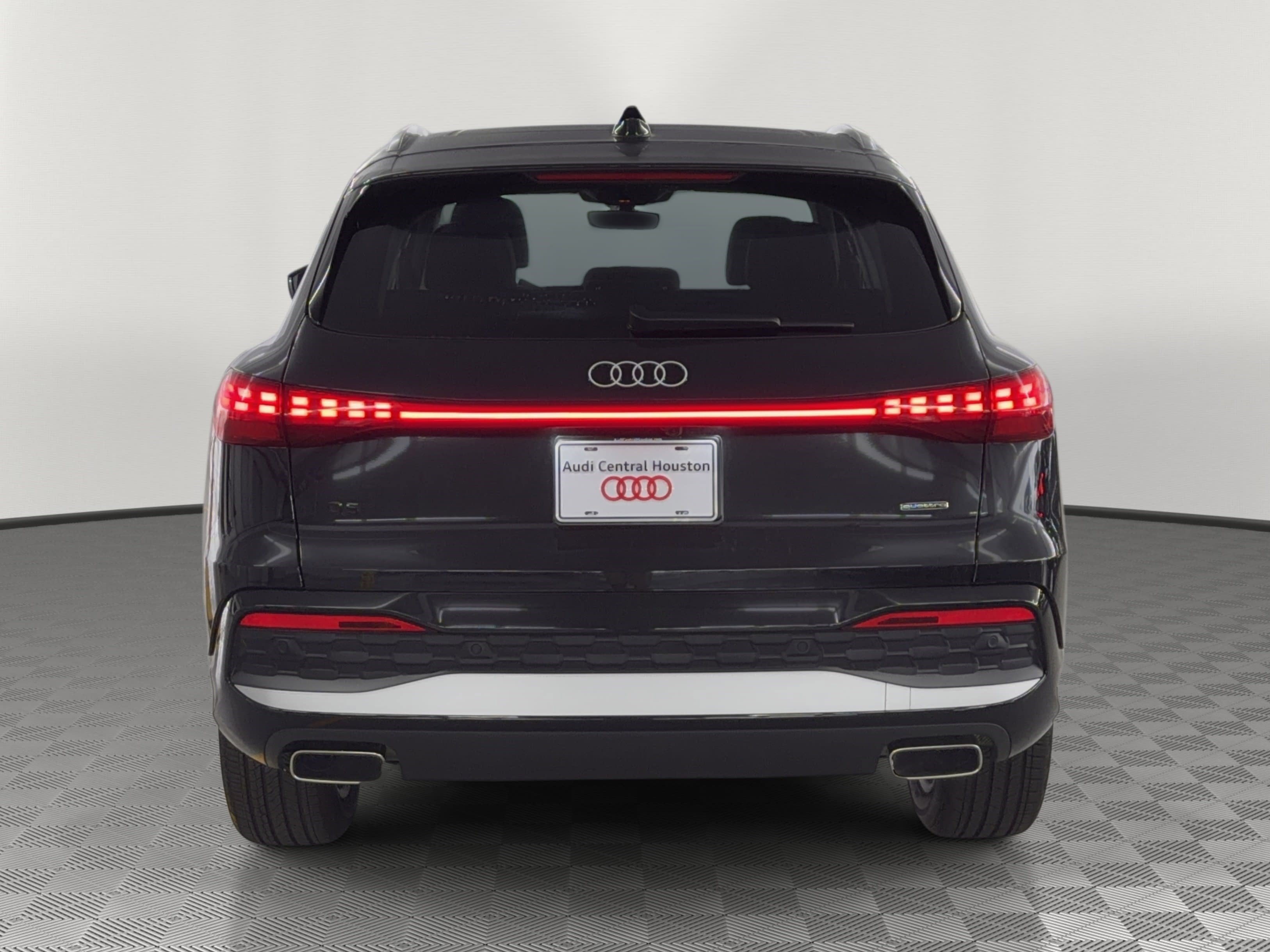 Certified 2025 Audi Q5 Premium w/ Premium Plus AWD/4WD image 10