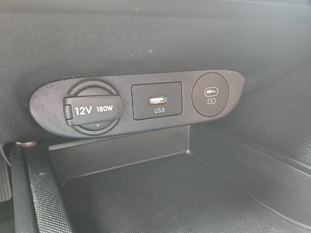 Used 2025 Hyundai Elantra SE FWD image 52