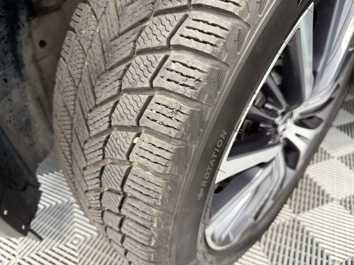 Used 2022 INFINITI QX60 Sensory image 40