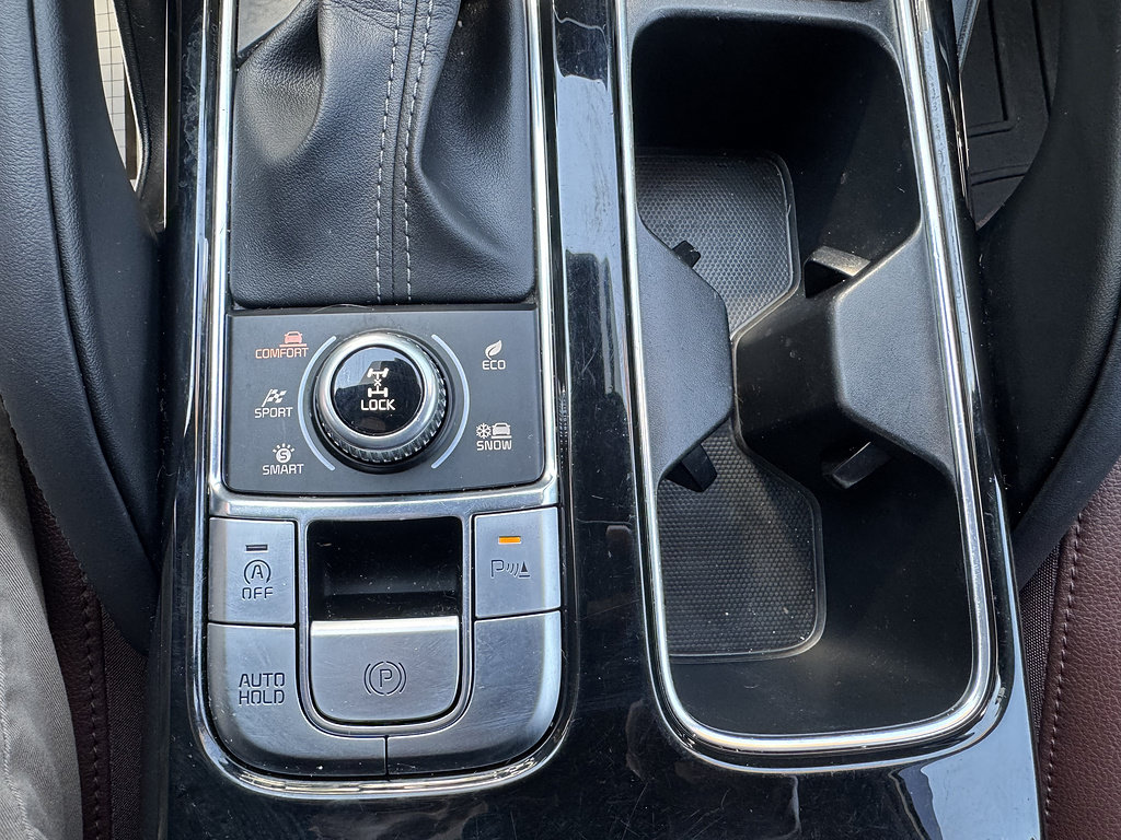 Used 2023 Kia Telluride EX w/ EX Captain's Chair Package AWD/4WD image 21