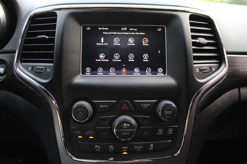 Used 2021 Jeep Grand Cherokee Laredo AWD/4WD image 18