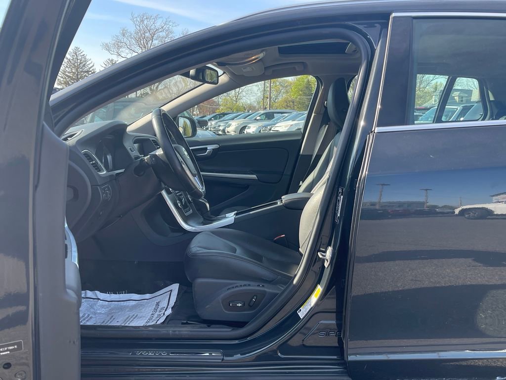 Used 2015 Volvo V60 T5 Premier Plus FWD image 11