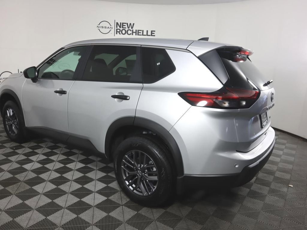 Certified 2025 Nissan Rogue S image 8