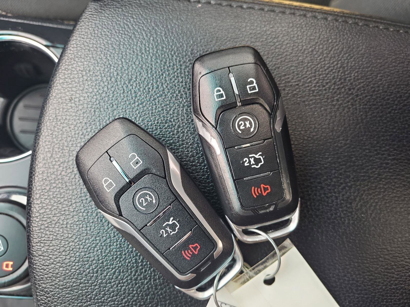 Used 2016 Ford Explorer XLT w/ Equipment Group 201A AWD/4WD image 32